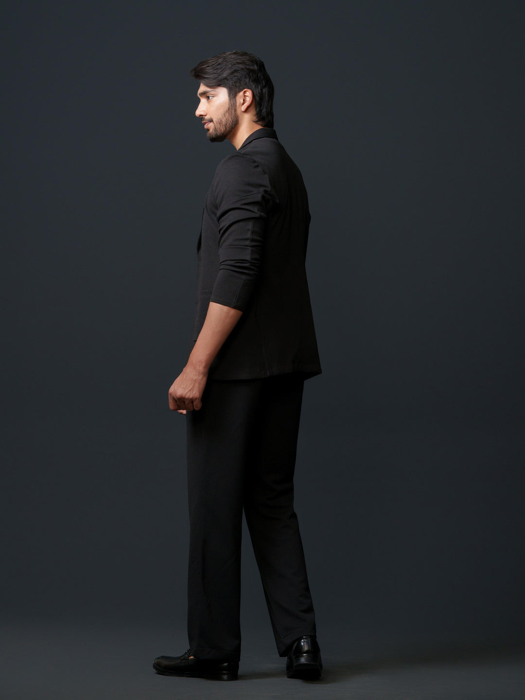 modern alfa co-ord set from the kina, featuring a perfectly tailored fit with a stylish top and matching bottoms. designed for effortless elegance, this set blends comfort and fashion, making it ideal for casual outings, brunch or evening events.