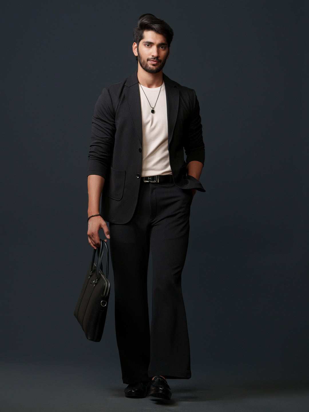 modern alfa co-ord set from the kina, featuring a perfectly tailored fit with a stylish top and matching bottoms. designed for effortless elegance, this set blends comfort and fashion, making it ideal for casual outings, brunch or evening events.