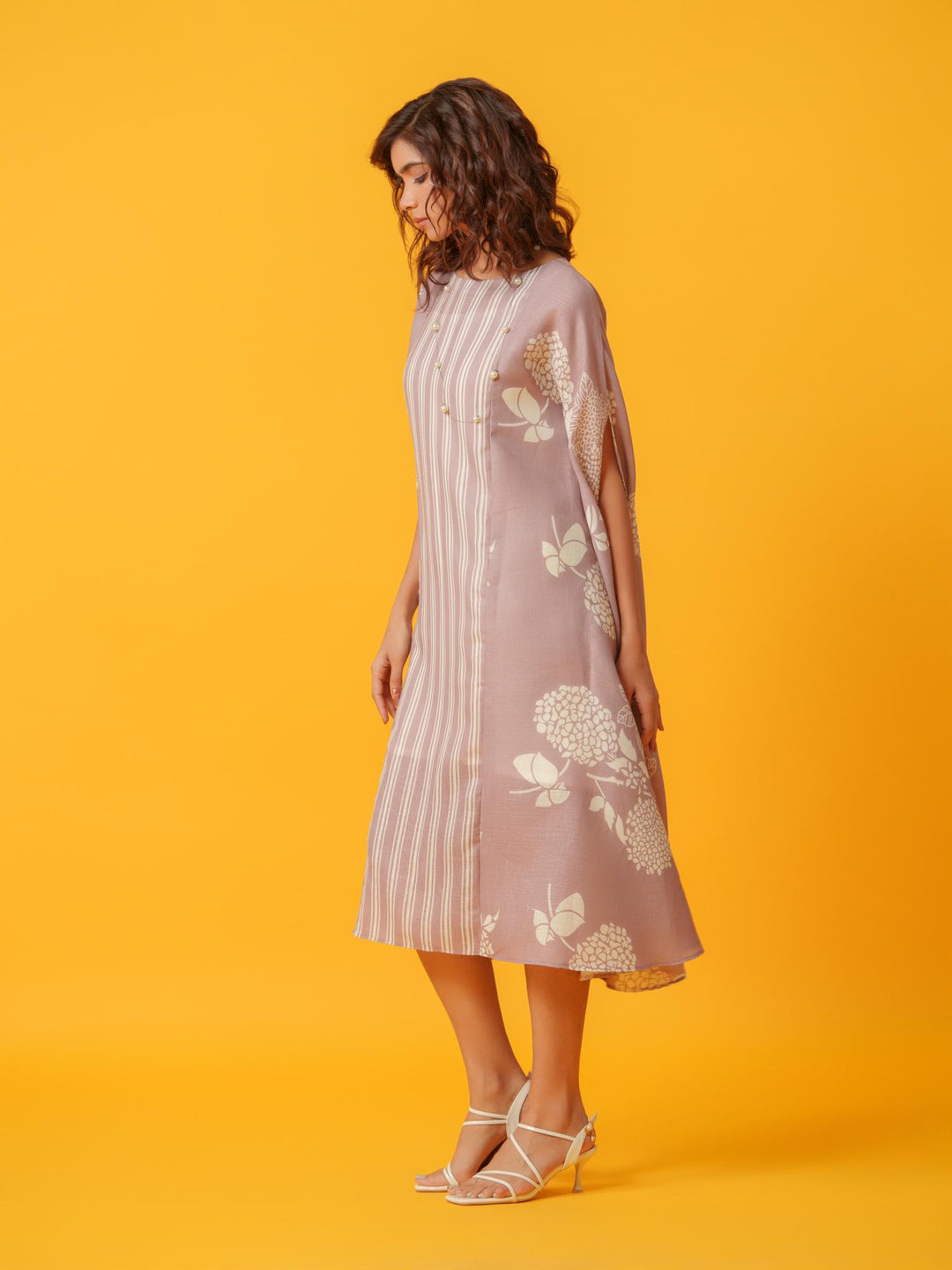 Kaira - Floral Kaftan in Linen
