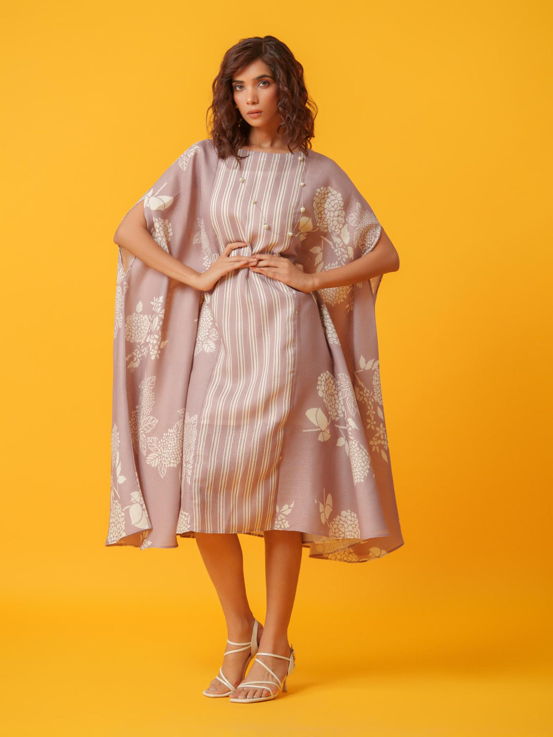 Kaira - Floral Kaftan in Linen