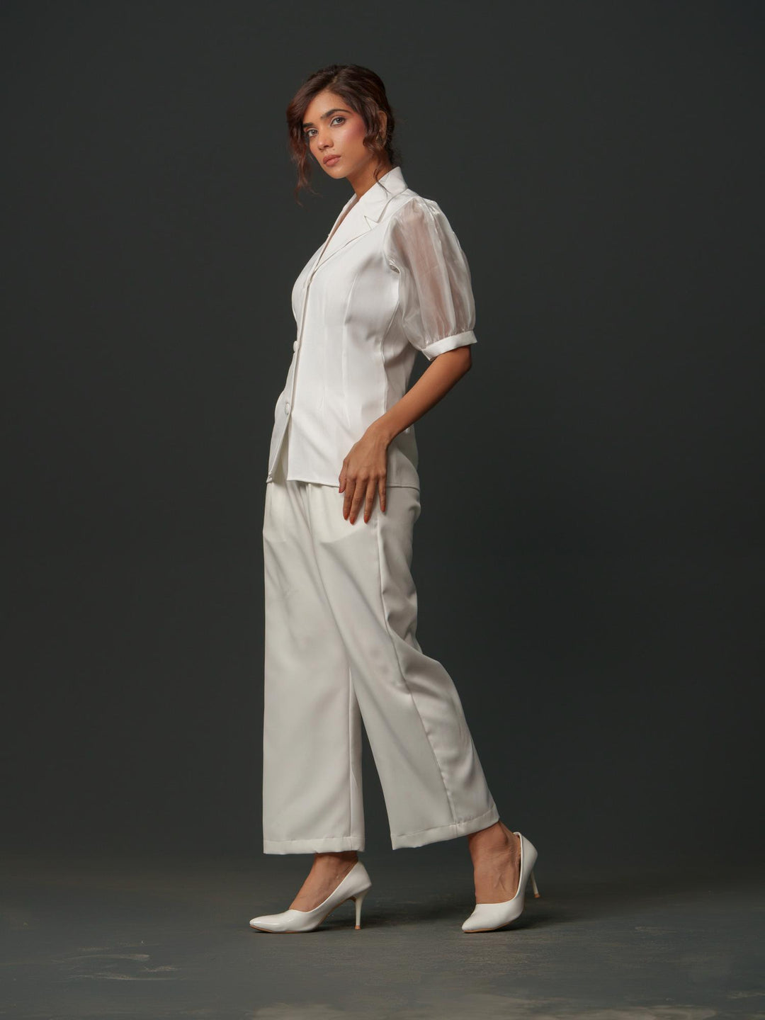 Isabell - Banana Crepe top with balloon sleeves