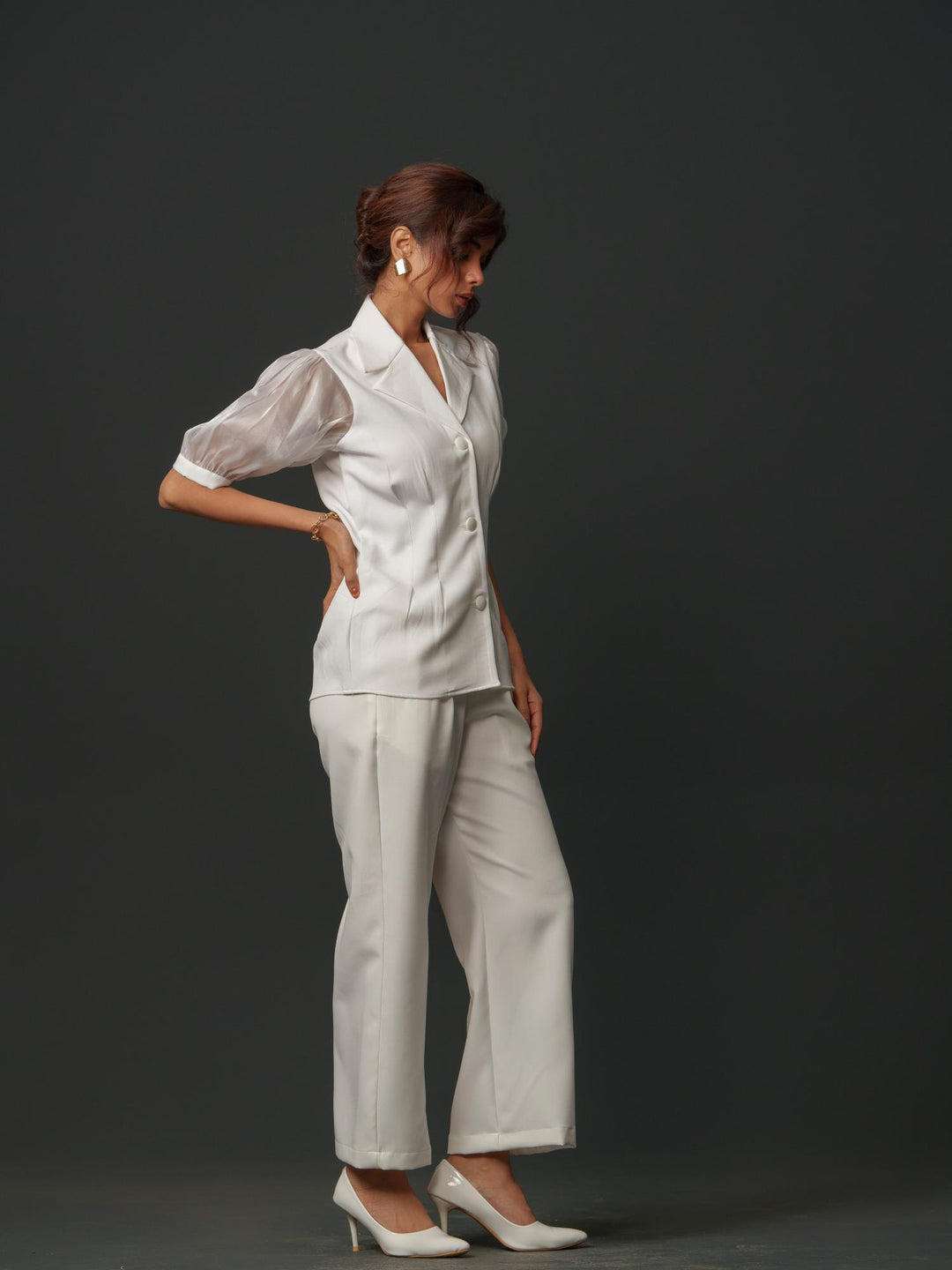 Isabell - Banana Crepe top with balloon sleeves