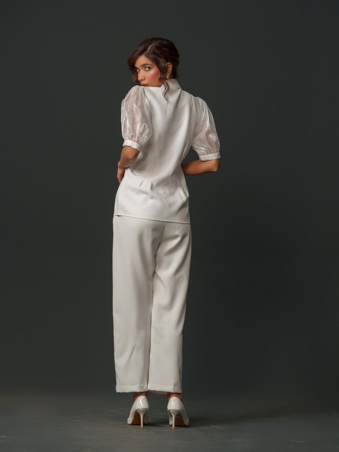 Isabell - Banana Crepe top with balloon sleeves