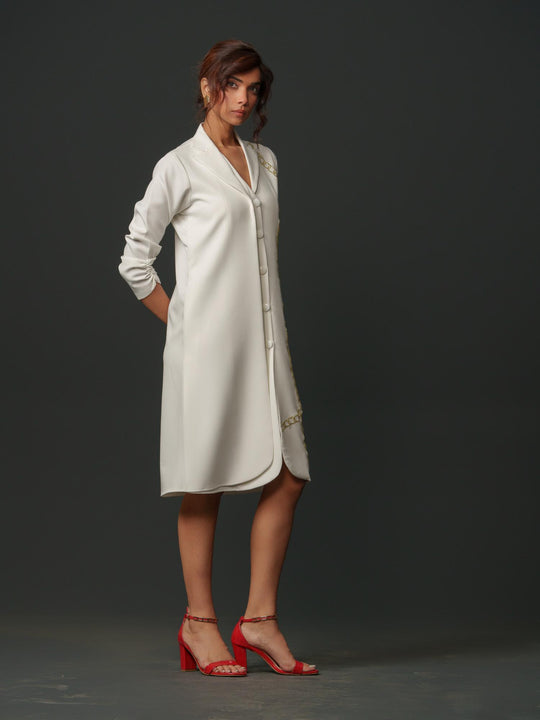 Cindy - Knee length shirt dress with front handwork