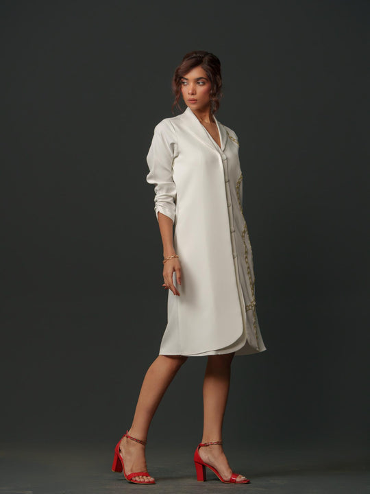 Cindy - Knee length shirt dress with front handwork