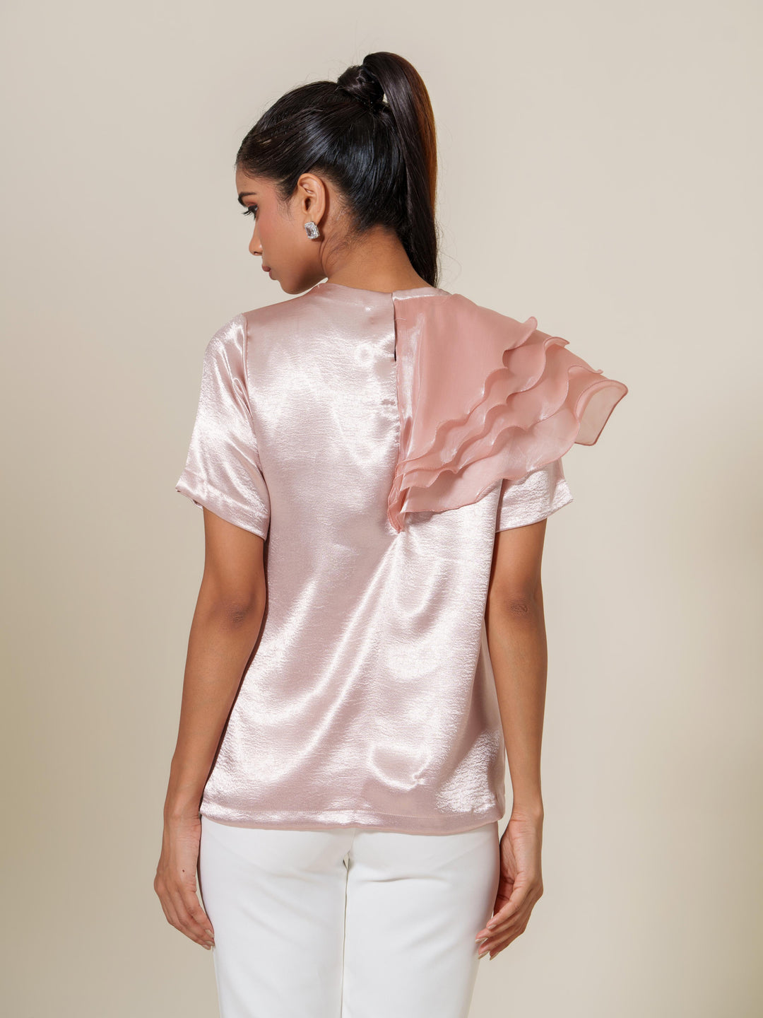 ruban club one sided ruffled top-a chic and elegant statement top featuring an asymmetric ruffle design, perfect for parties and special occasions.