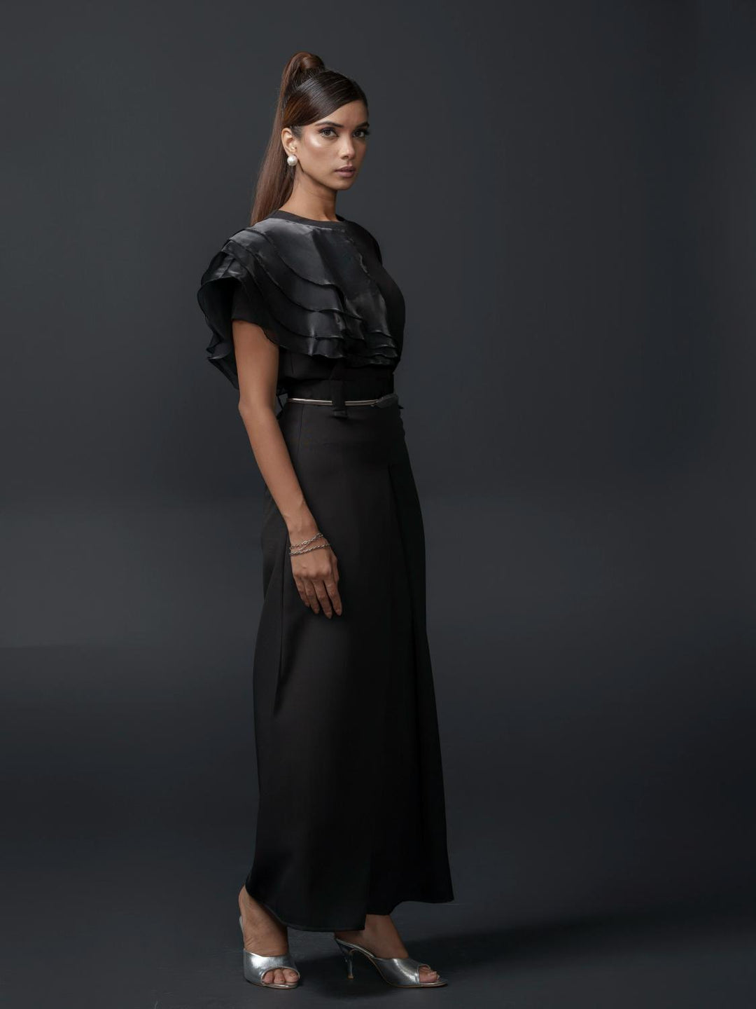 ruban club one sided ruffled top-a chic and elegant statement top featuring an asymmetric ruffle design, perfect for parties and special occasions.