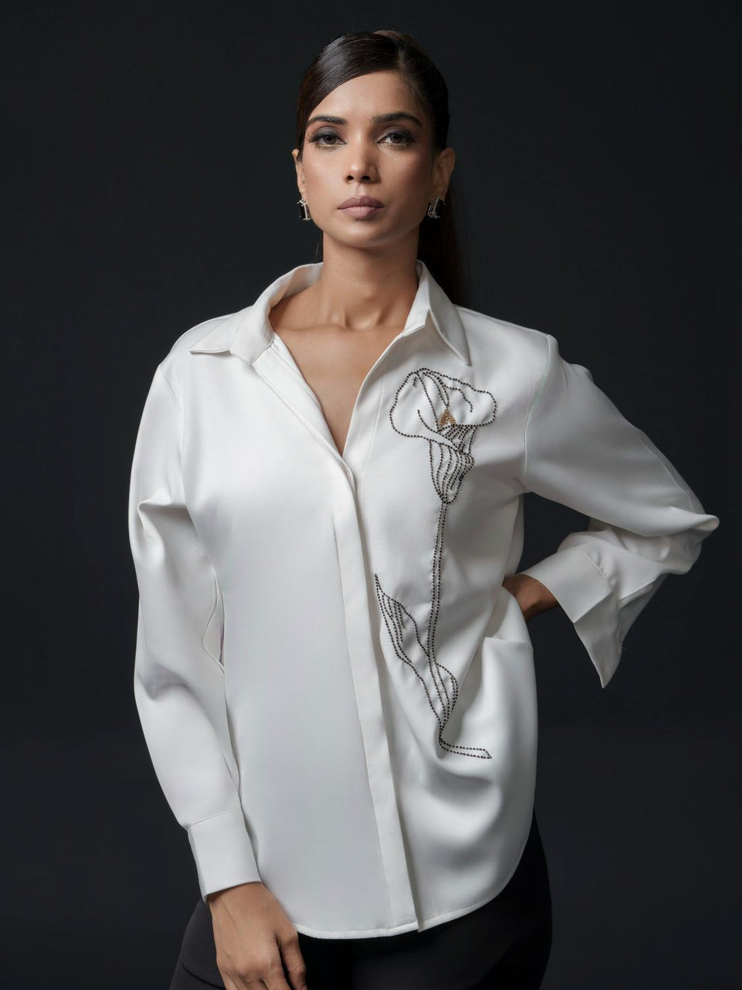 Tulipa Club Shirt with tulip motif handwork