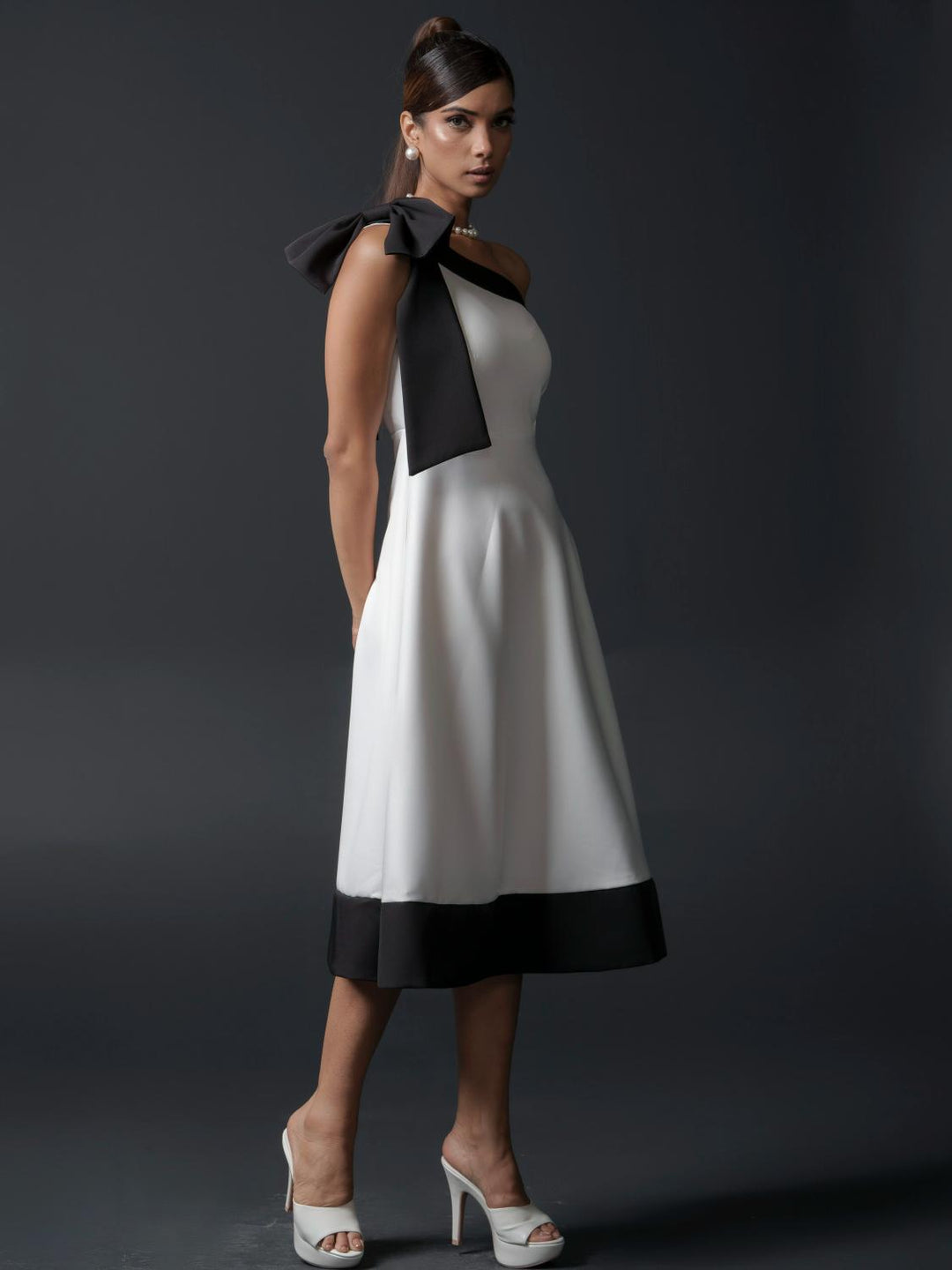 Christie Club One shoulder bow dress in Banana Lycra
