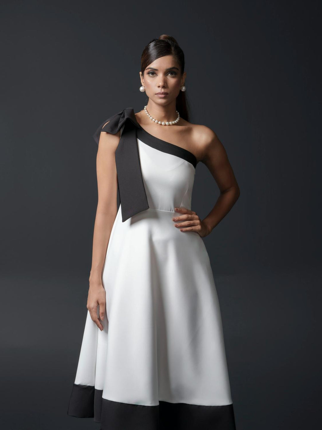 Christie Club One shoulder bow dress in Banana Lycra