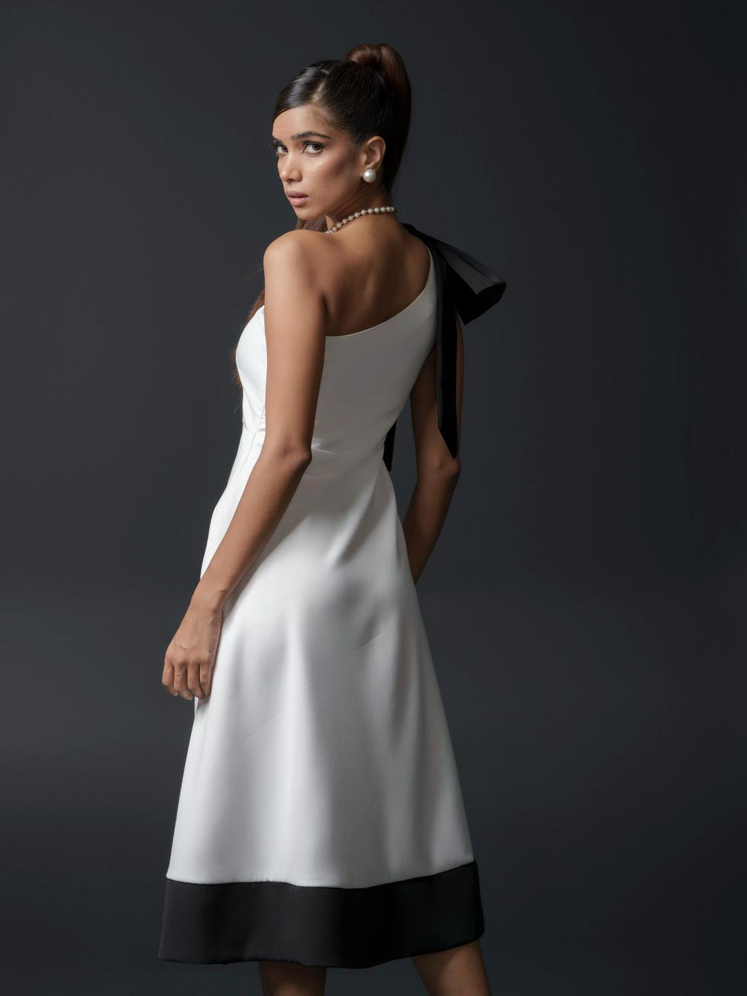 Christie Club One shoulder bow dress in Banana Lycra
