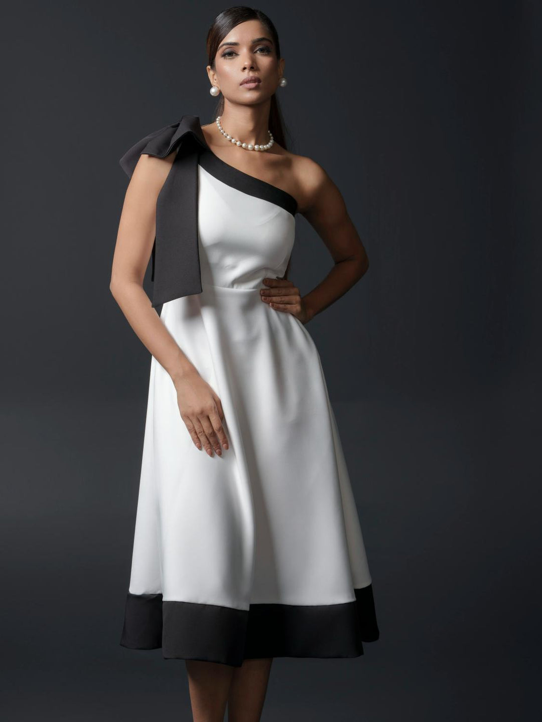 Christie Club One shoulder bow dress in Banana Lycra