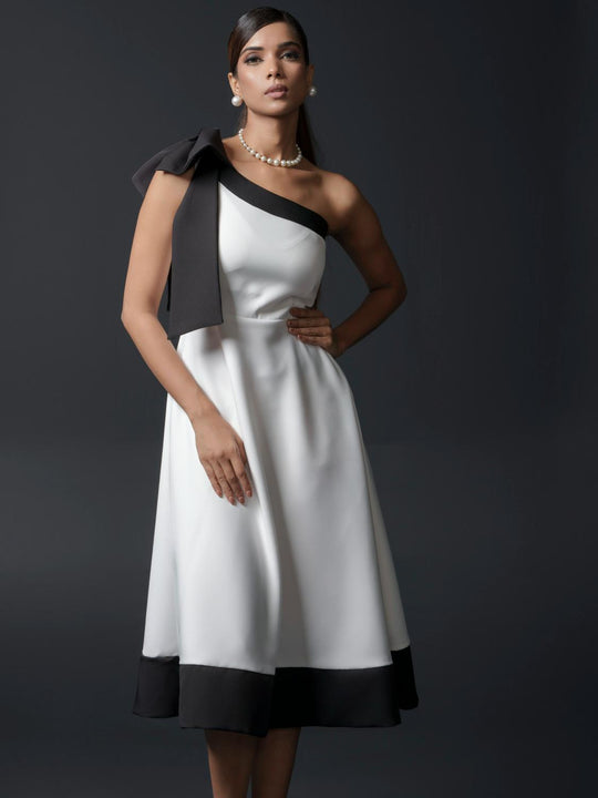Christie Club One shoulder bow dress in Banana Lycra
