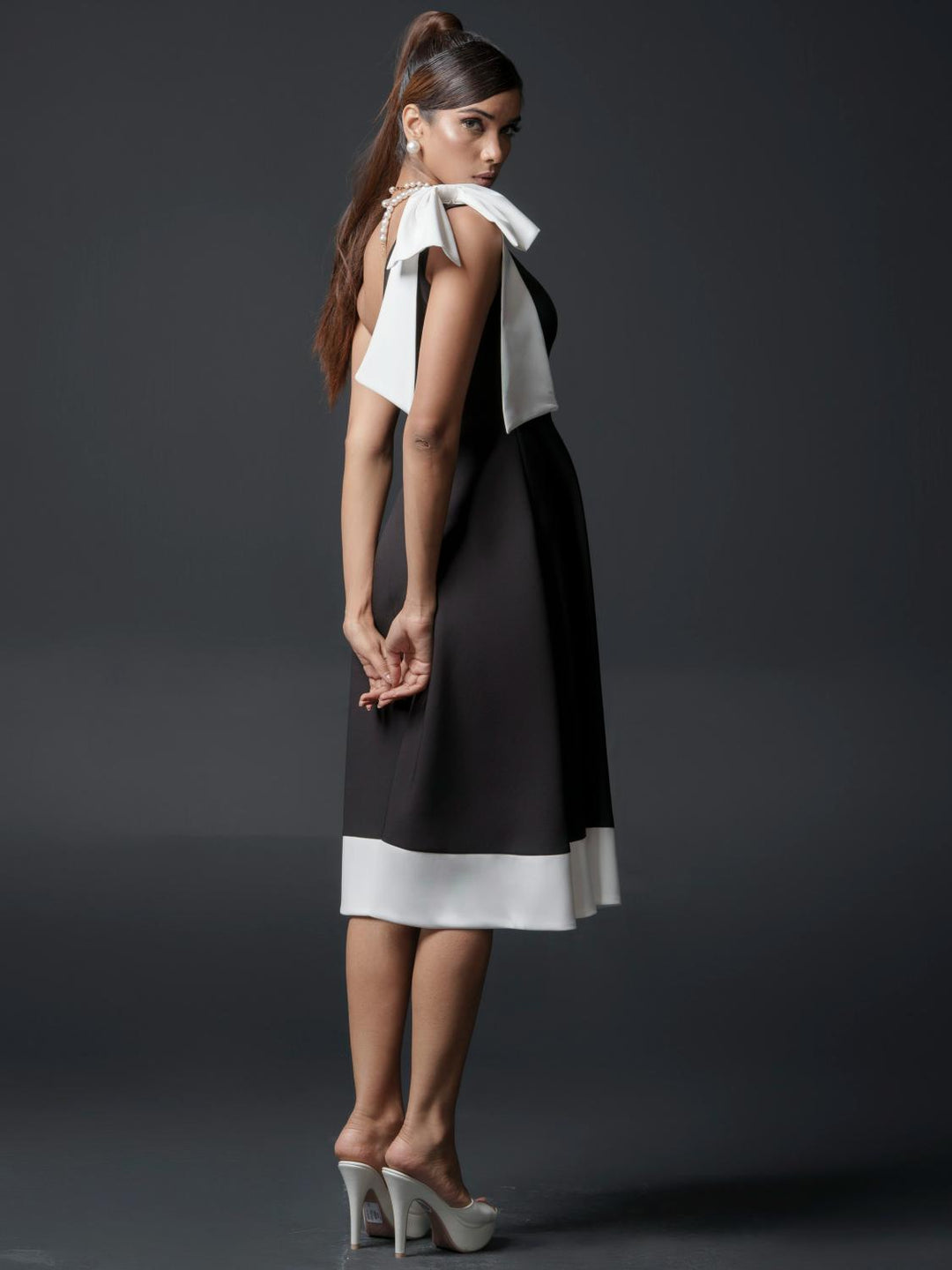 Christie Club One shoulder bow dress in Banana Lycra