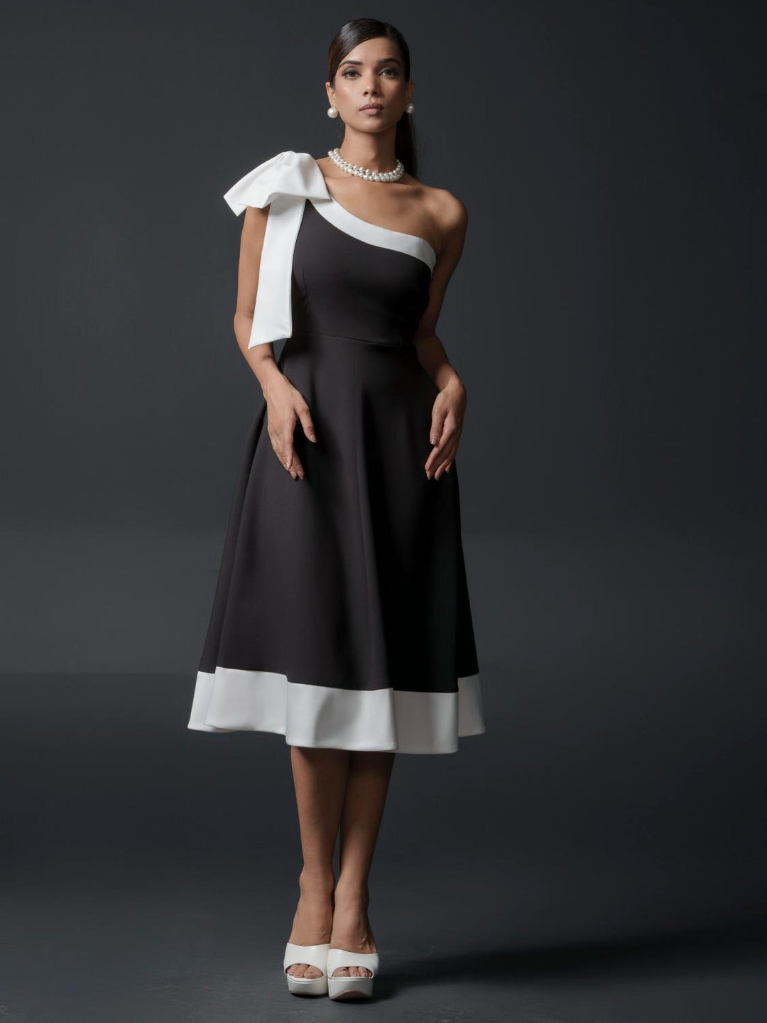 Christie Club One shoulder bow dress in Banana Lycra