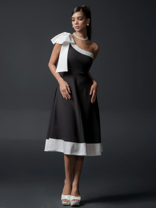Christie Club One shoulder bow dress in Banana Lycra
