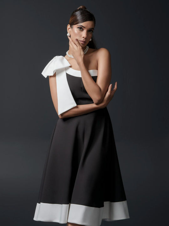 Christie Club One shoulder bow dress in Banana Lycra