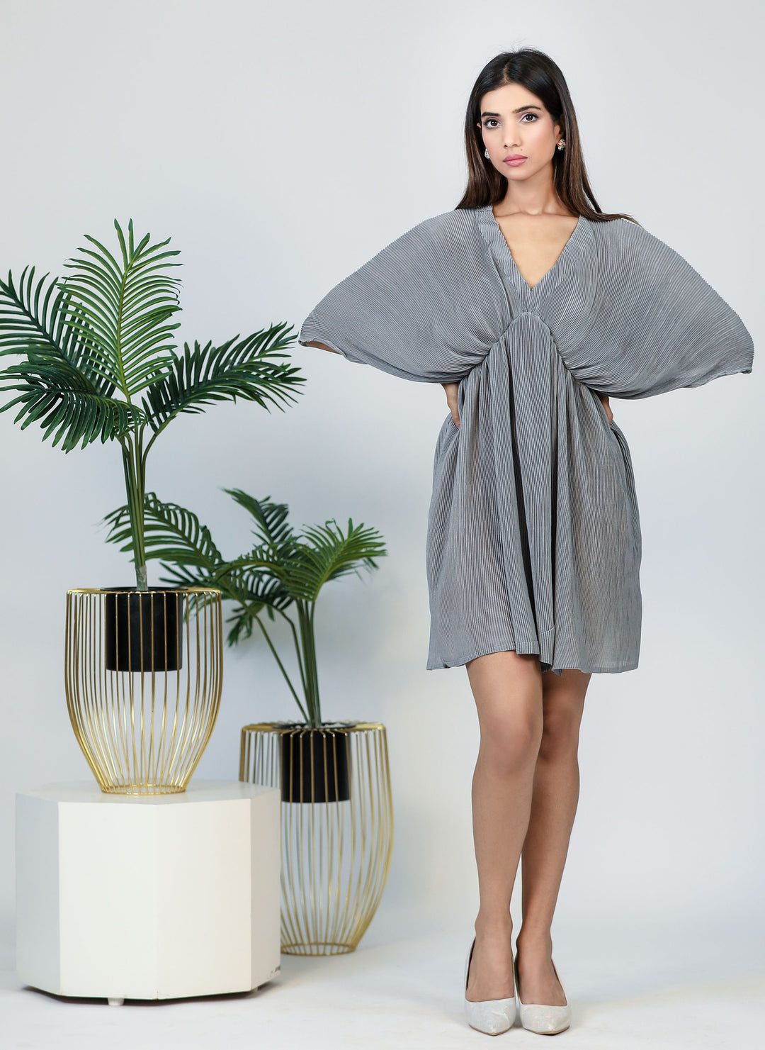 Moon -The Short Pleated Dress